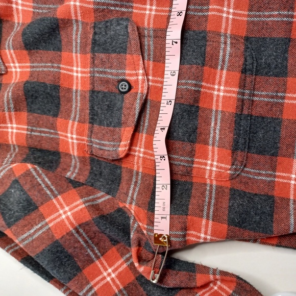 Men's beautiful red plaid shirt. Size small. - Picture 11 of 13